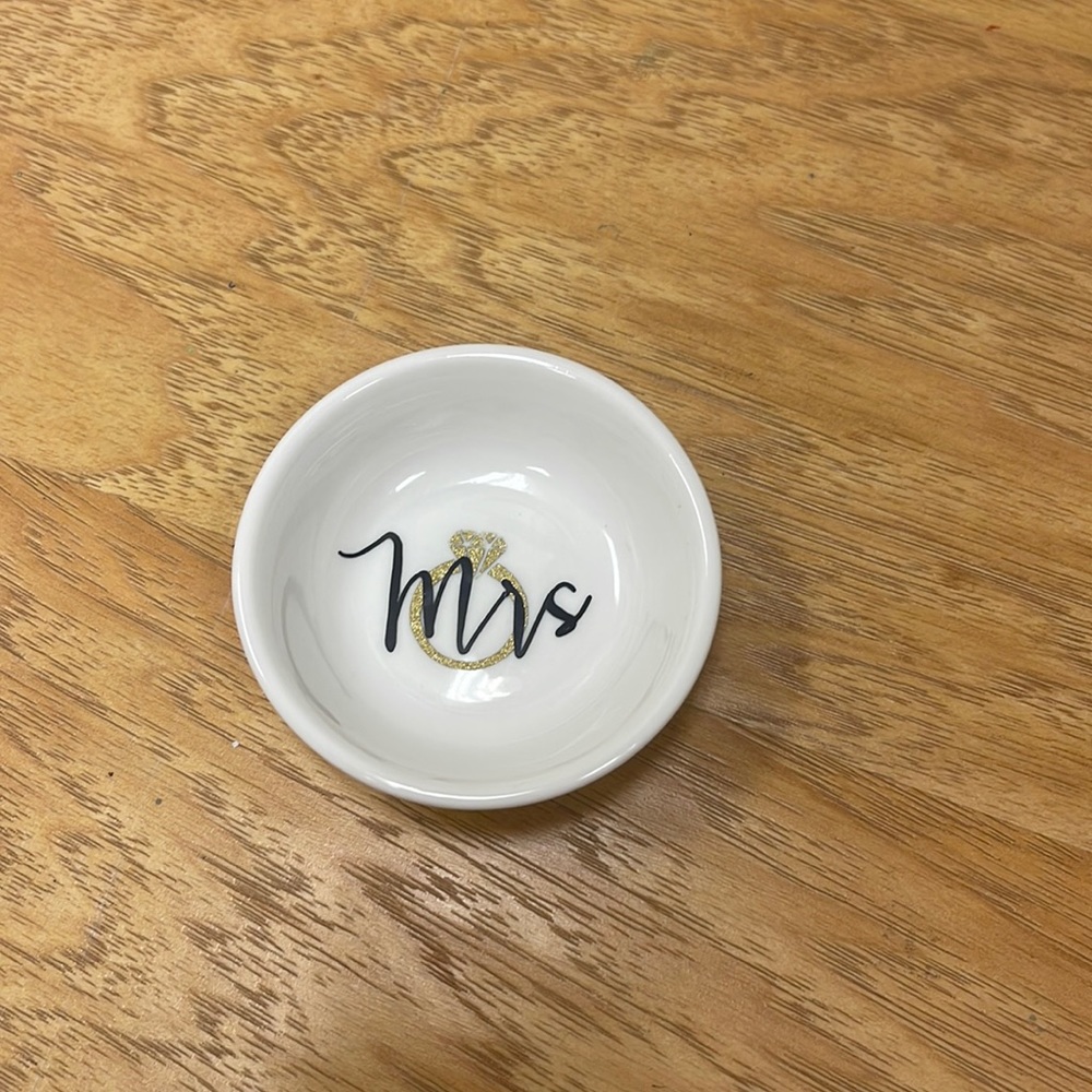Mrs. Ring Dish